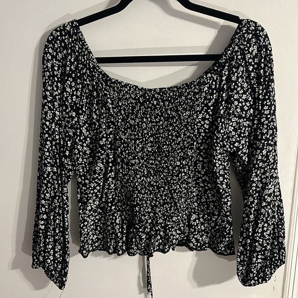 Black and white floral womens top - Picture 2 of 3